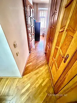 Satılır 2 otaqlı köhnə tikili 65 m²