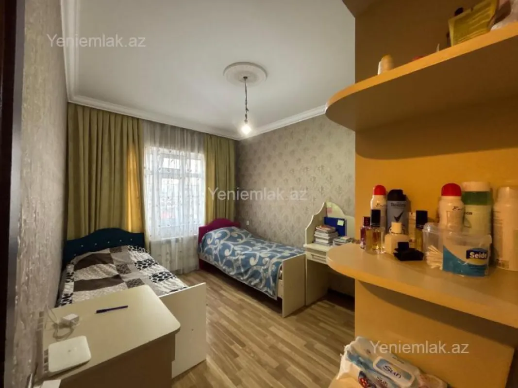 Satılır 3 otaqlı köhnə tikili 70 m²