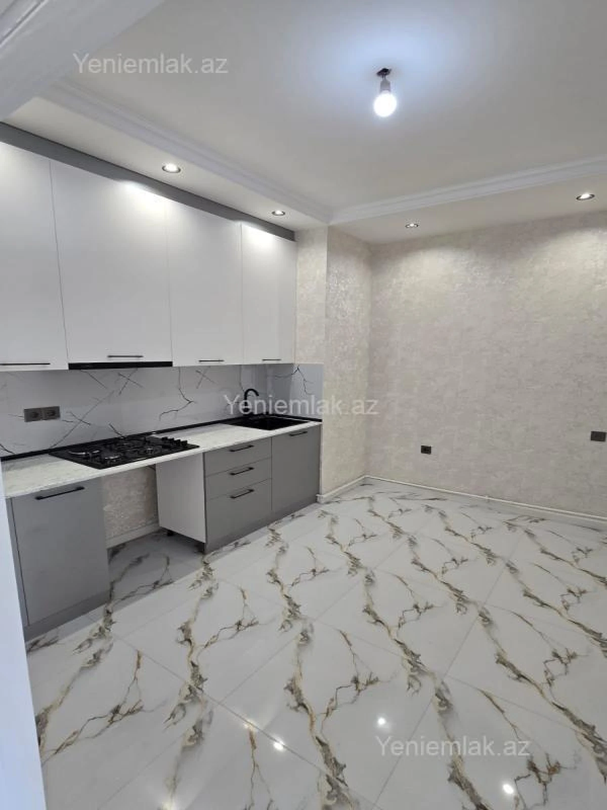 Satılır 3 otaqlı yeni tikili 61.5 m²