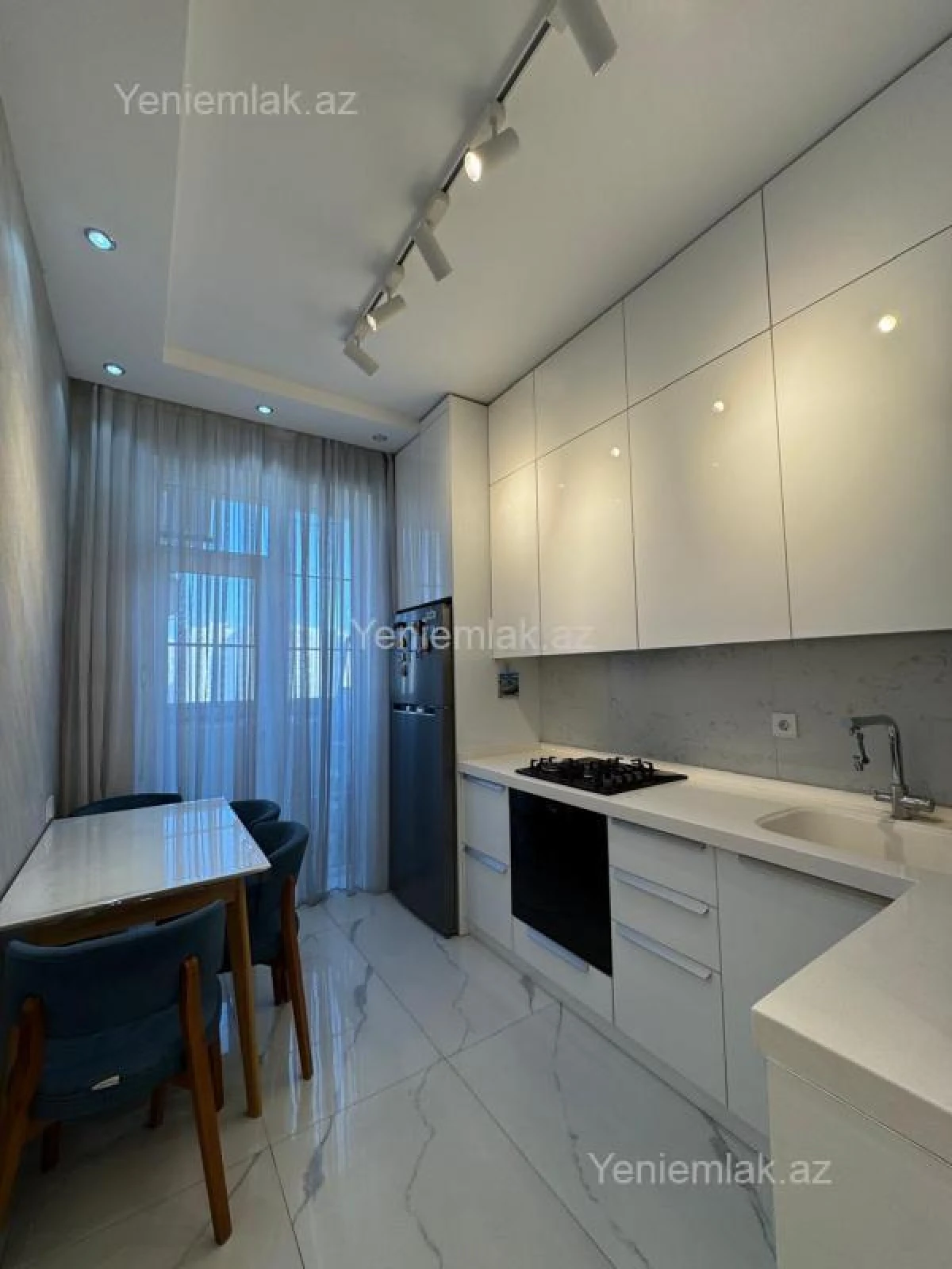 Satılır 2 otaqlı yeni tikili 65 m²