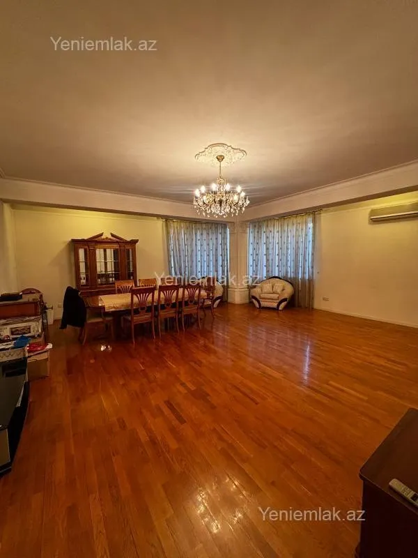 Satılır 4 otaqlı yeni tikili 175 m²