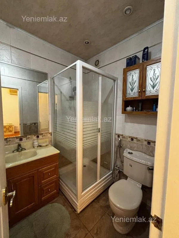 Satılır 4 otaqlı yeni tikili 175 m²