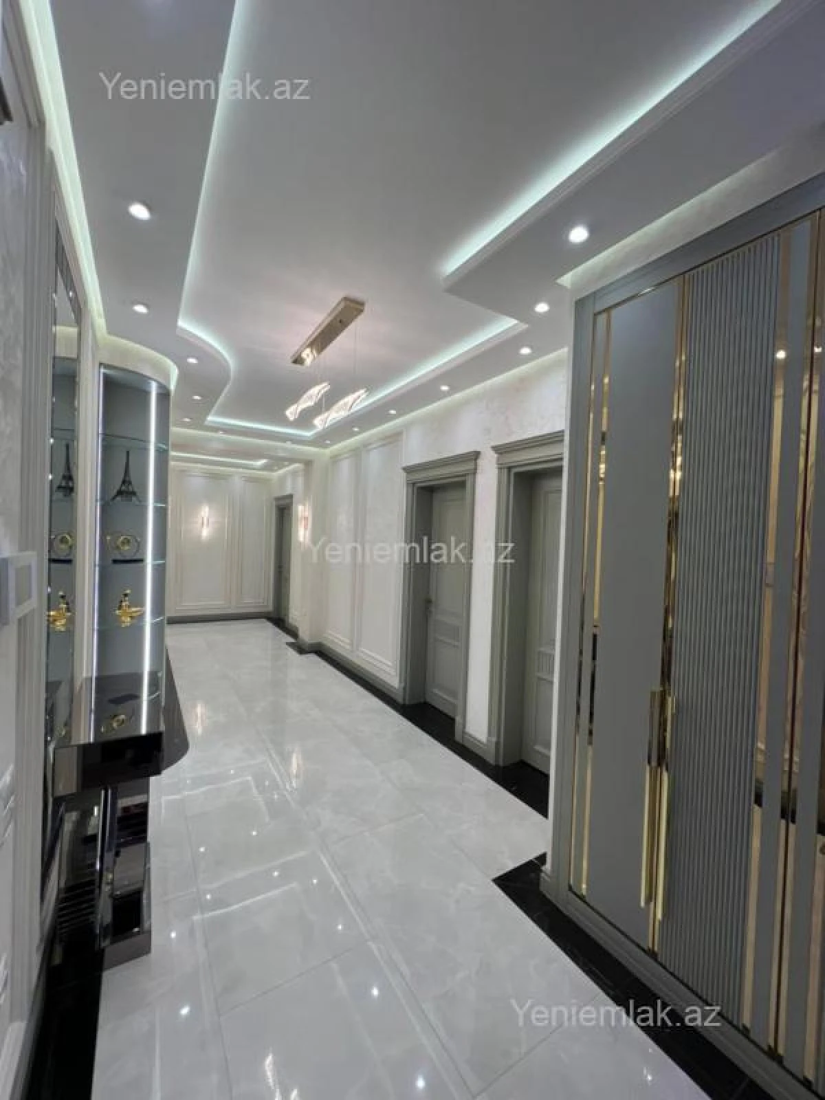 Satılır 3 otaqlı yeni tikili 132 m²