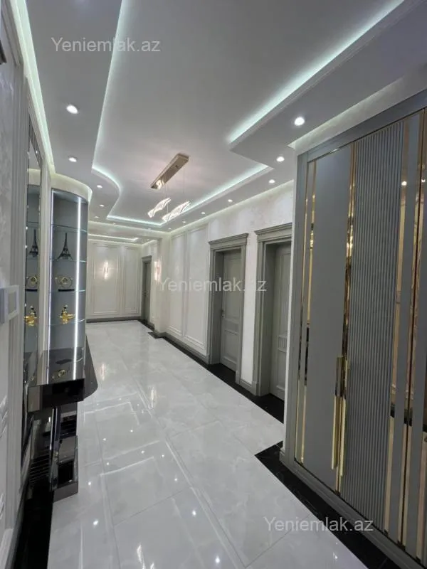 Satılır 3 otaqlı yeni tikili 132 m²