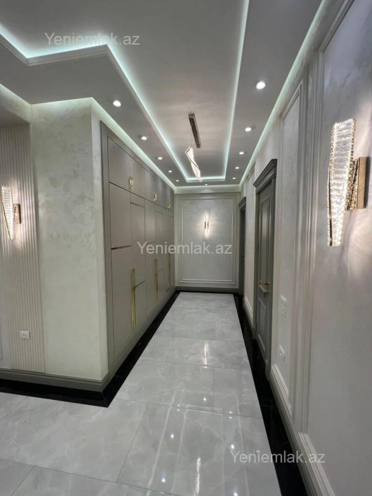 Satılır 3 otaqlı yeni tikili 132 m²