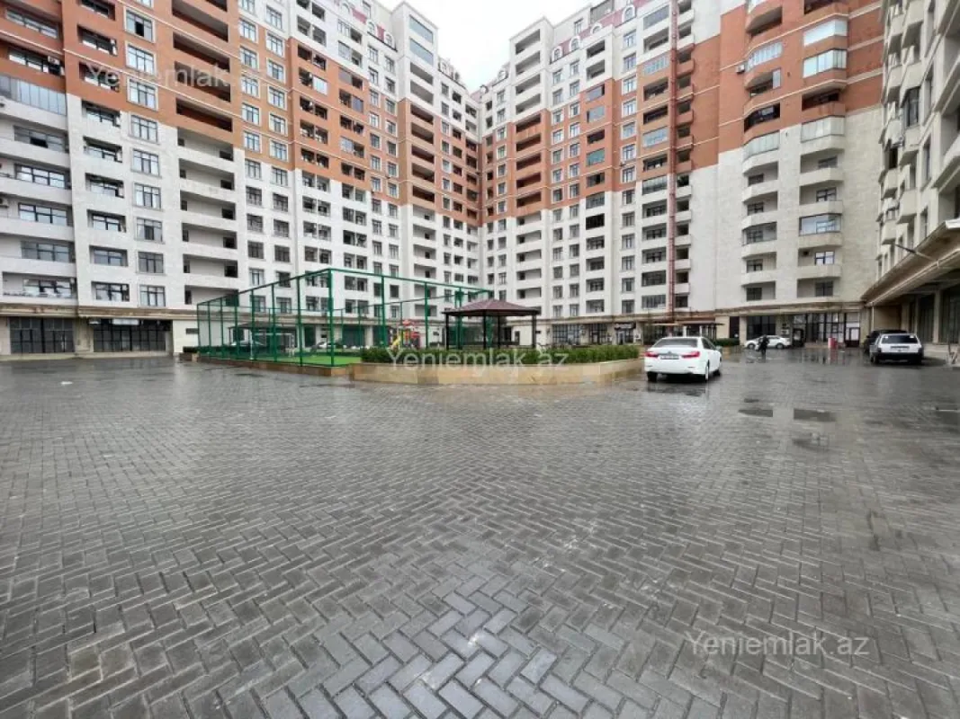 Satılır 3 otaqlı yeni tikili 132 m²