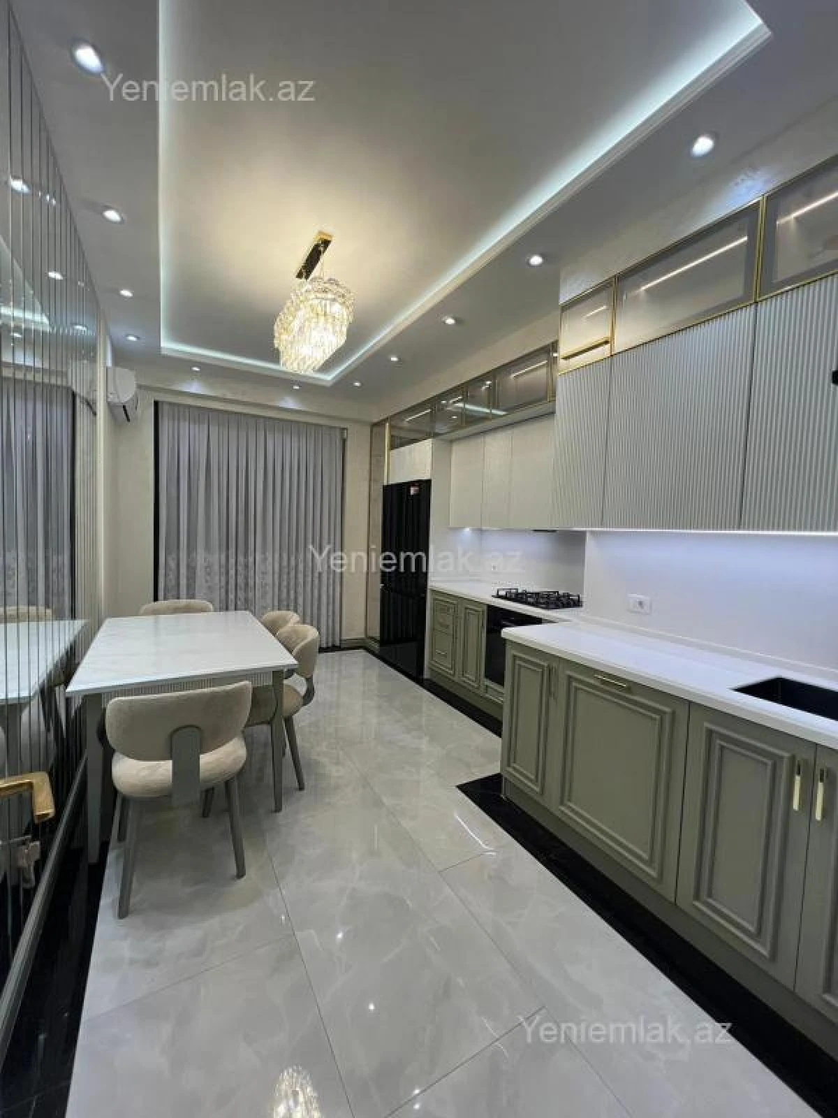 Satılır 3 otaqlı yeni tikili 132 m²