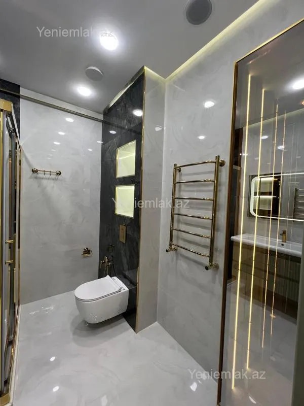 Satılır 3 otaqlı yeni tikili 132 m²