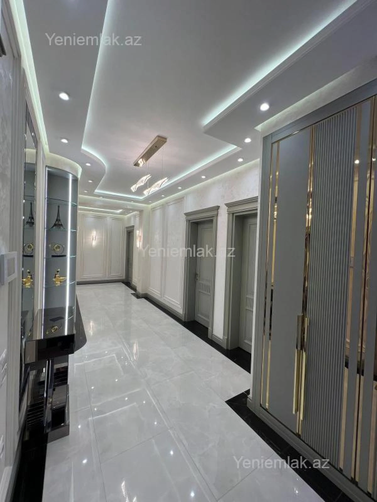 Satılır 3 otaqlı yeni tikili 132 m²