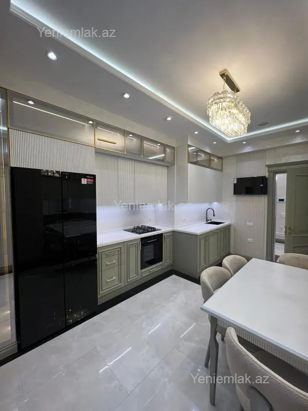 Satılır 3 otaqlı yeni tikili 132 m²