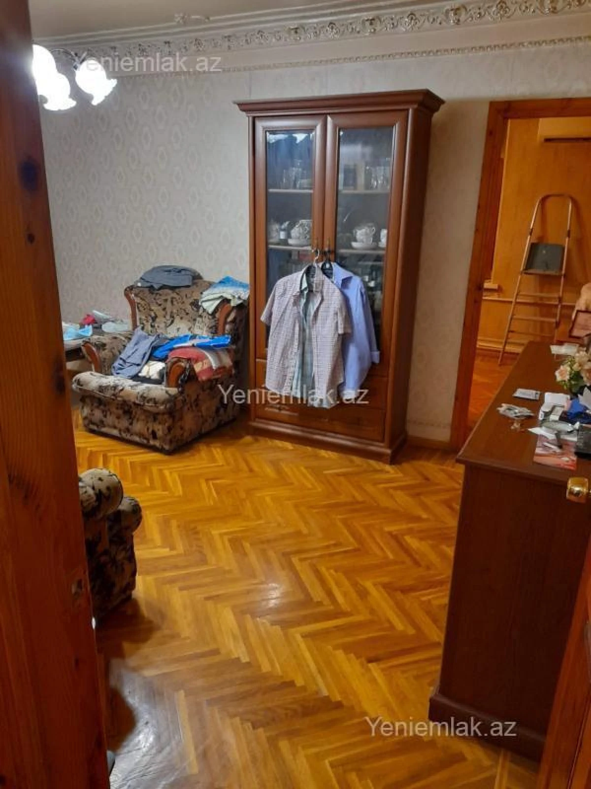 Satılır 2 otaqlı köhnə tikili 55 m²