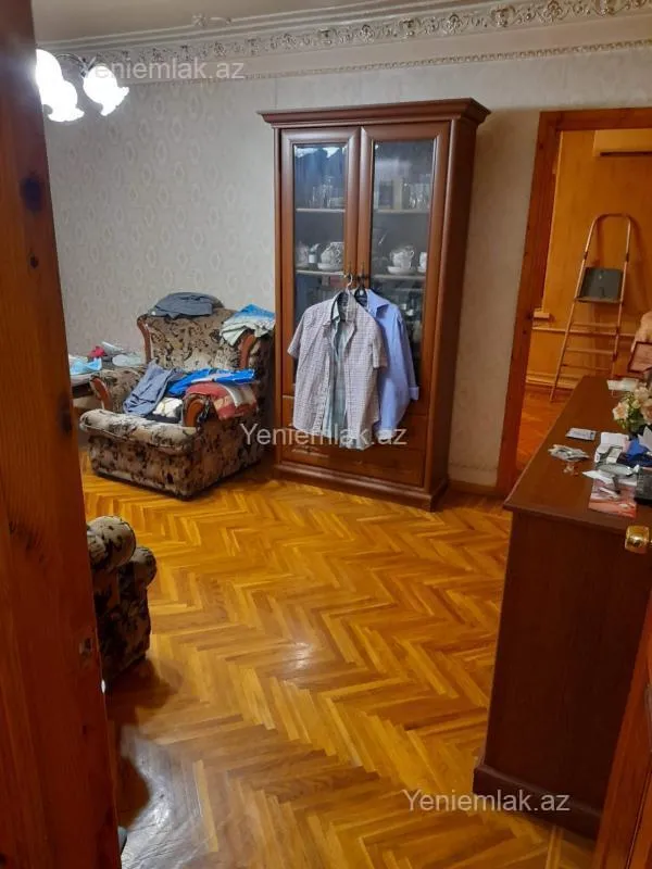 Satılır 2 otaqlı köhnə tikili 55 m²
