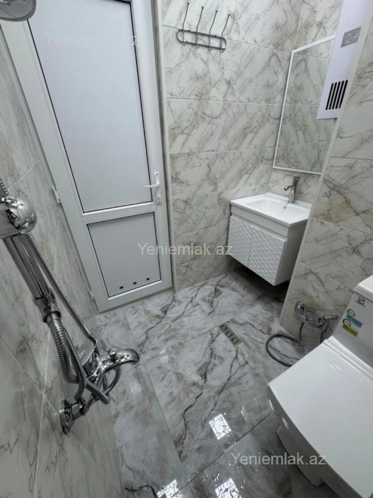 Satılır 3 otaqlı köhnə tikili 75 m²