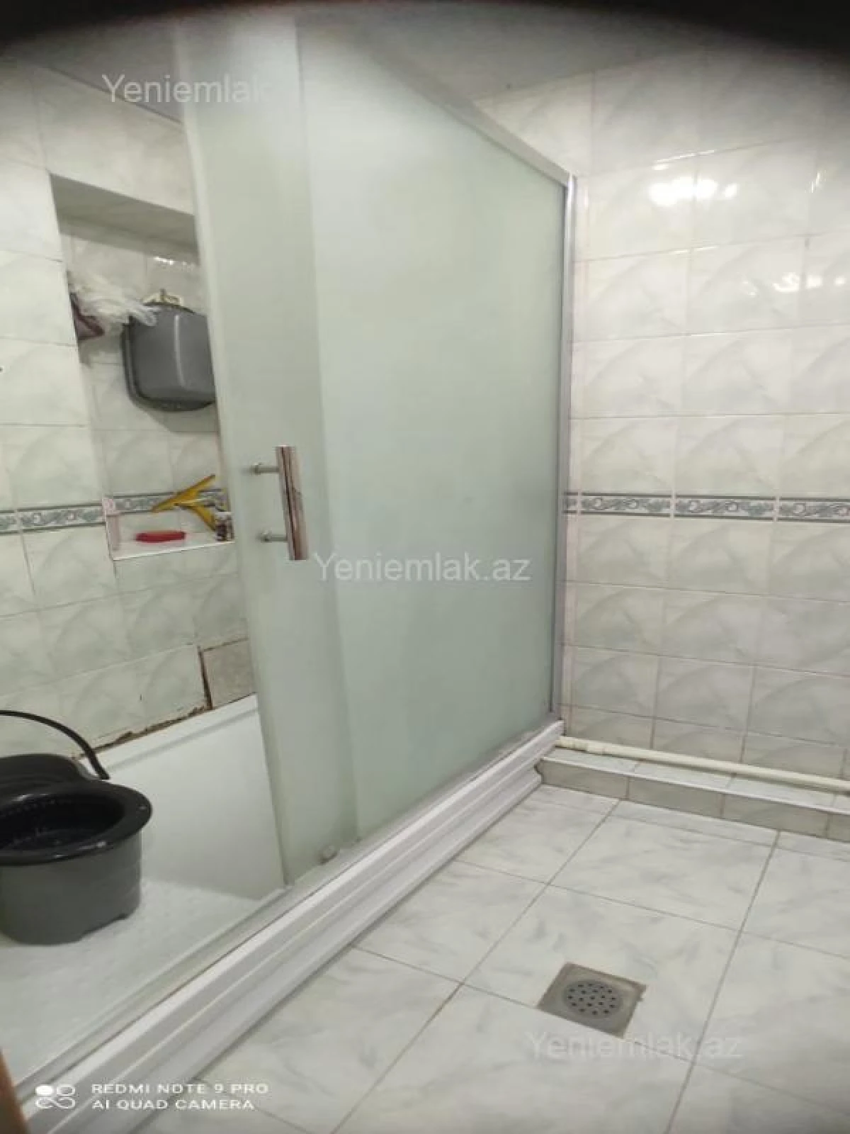 Satılır 4 otaqlı köhnə tikili 105 m²