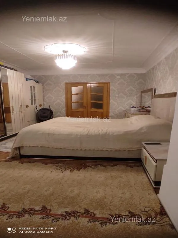 Satılır 4 otaqlı köhnə tikili 105 m²