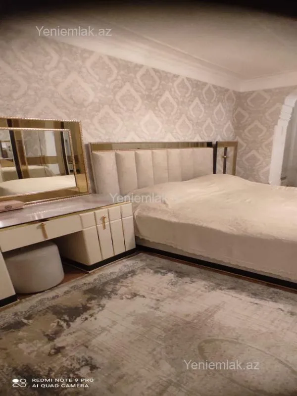 Satılır 4 otaqlı köhnə tikili 105 m²