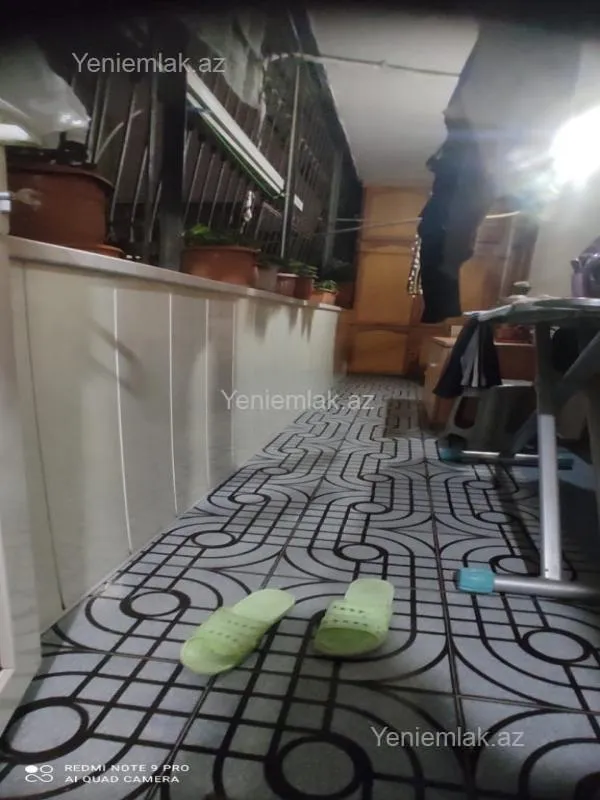 Satılır 4 otaqlı köhnə tikili 105 m²