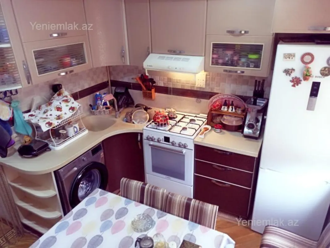 Satılır 2 otaqlı köhnə tikili 55 m²