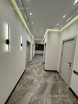 Satılır 3 otaqlı yeni tikili 135 m²