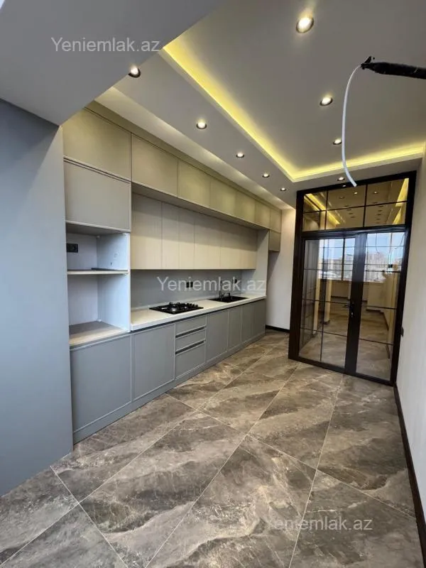 Satılır 3 otaqlı yeni tikili 135 m²