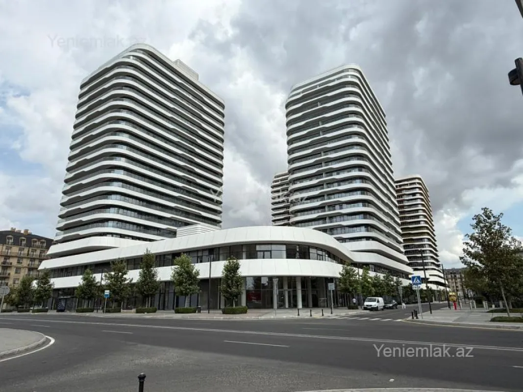 Satılır 3 otaqlı yeni tikili 178 m²