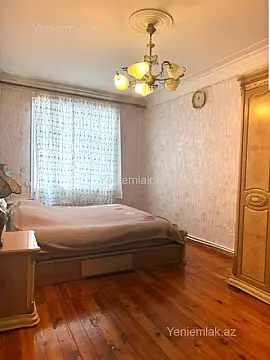 Satılır 4 otaqlı köhnə tikili 105 m²