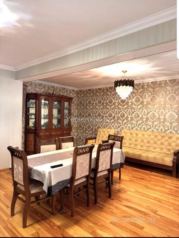Satılır 4 otaqlı köhnə tikili 105 m²