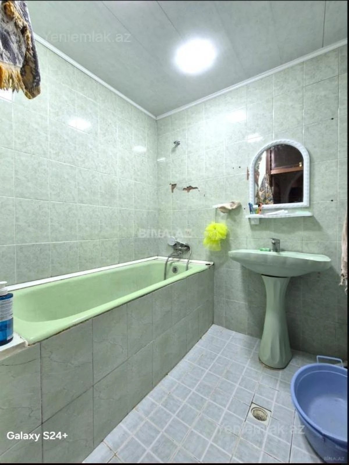 Satılır 4 otaqlı köhnə tikili 105 m²