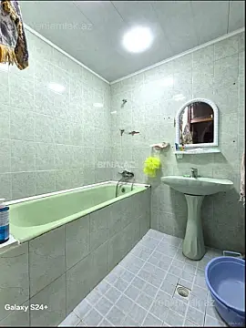 Satılır 4 otaqlı köhnə tikili 105 m²