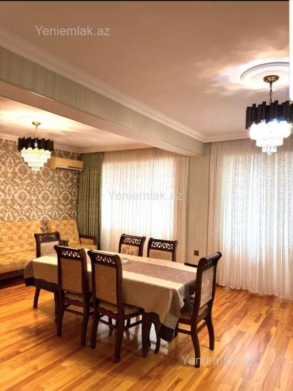 Satılır 4 otaqlı köhnə tikili 105 m²