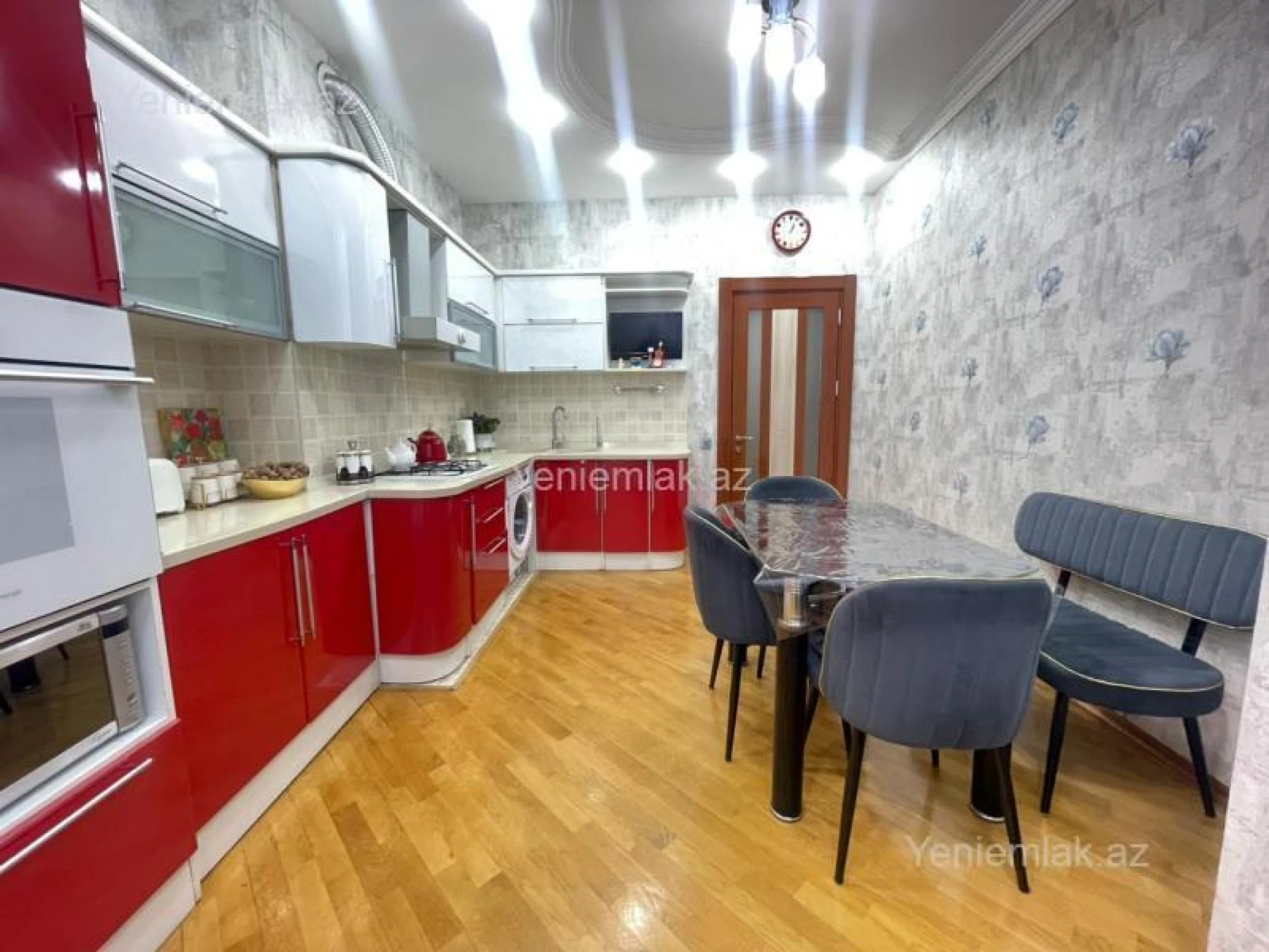 Satılır 3 otaqlı yeni tikili 100 m²