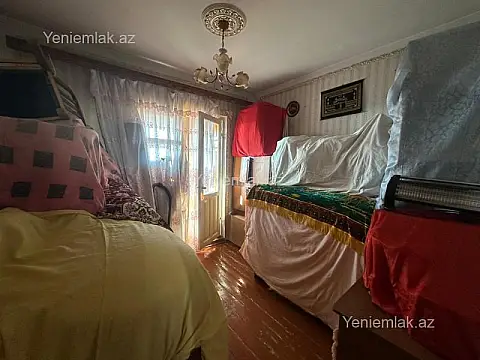 Satılır 5 otaqlı köhnə tikili 120 m²