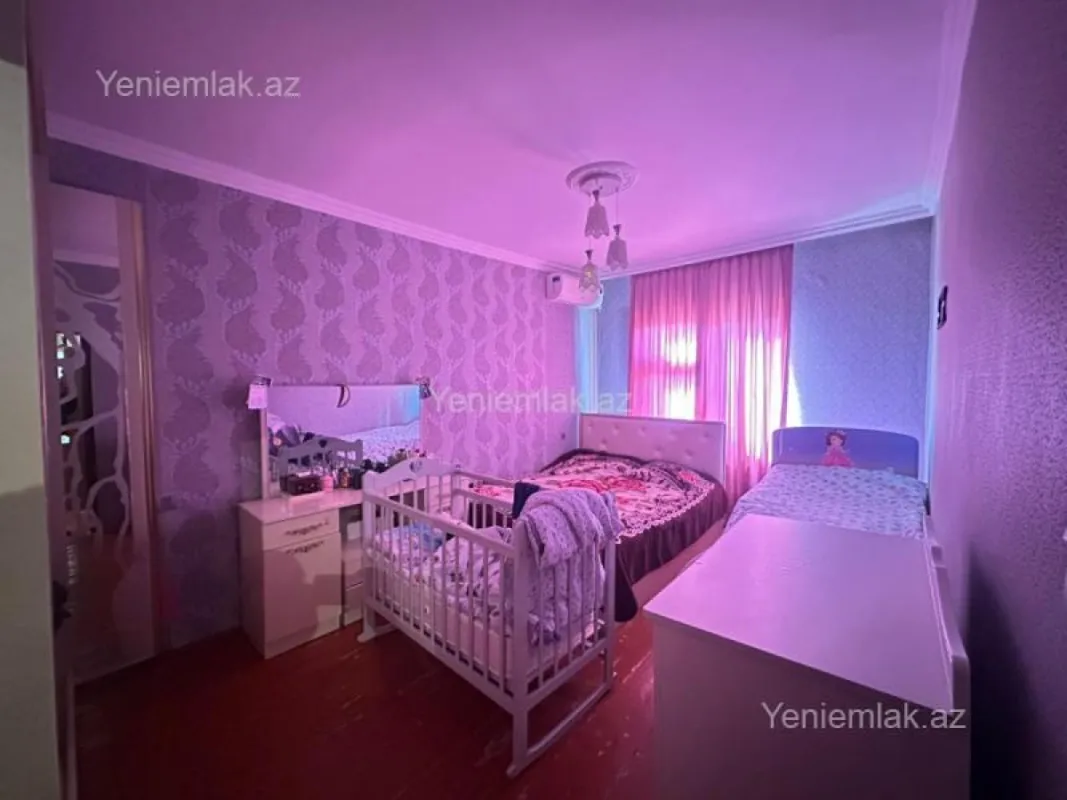 Satılır 5 otaqlı köhnə tikili 120 m²