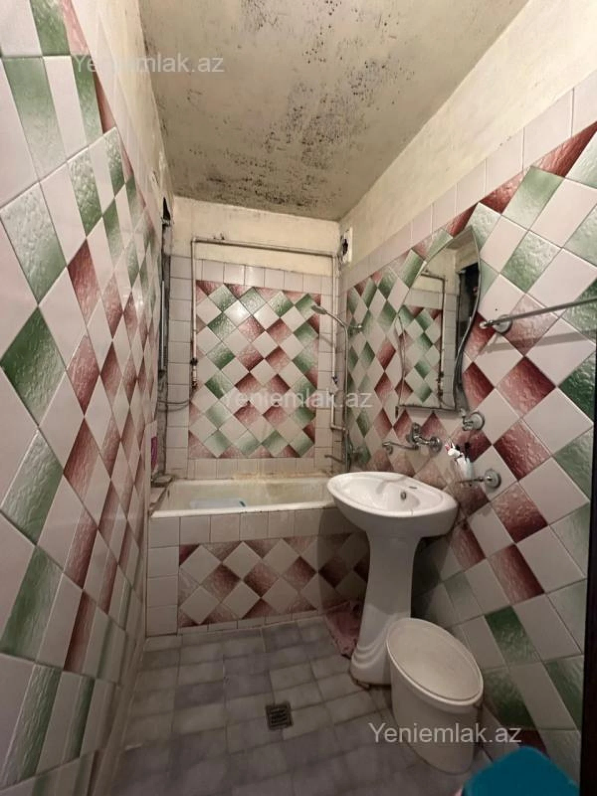 Satılır 5 otaqlı köhnə tikili 120 m²