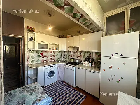 Satılır 5 otaqlı köhnə tikili 120 m²