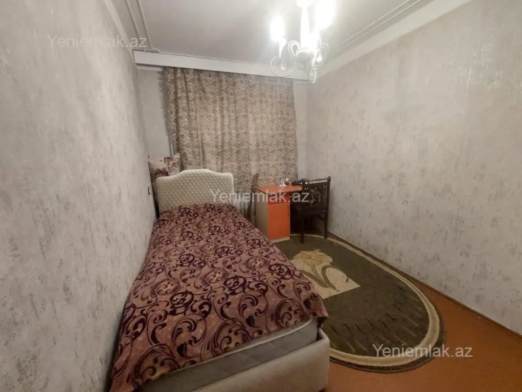 Satılır 4 otaqlı köhnə tikili 80 m²