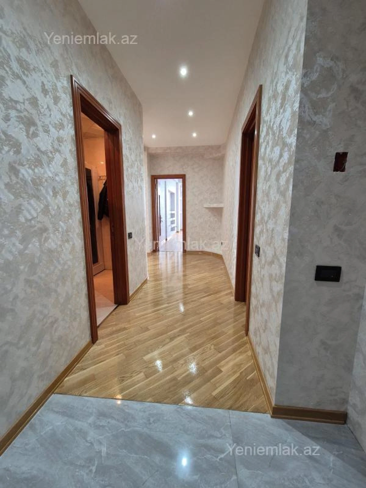 Satılır 3 otaqlı yeni tikili 120 m²