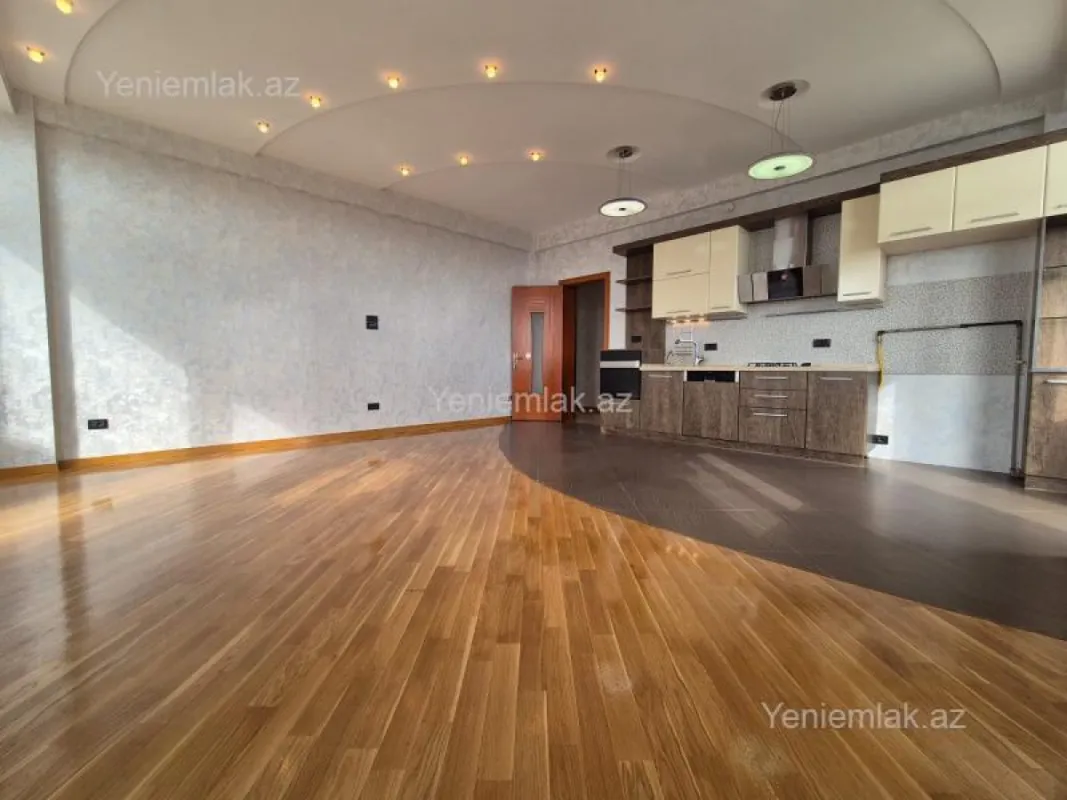 Satılır 3 otaqlı yeni tikili 120 m²