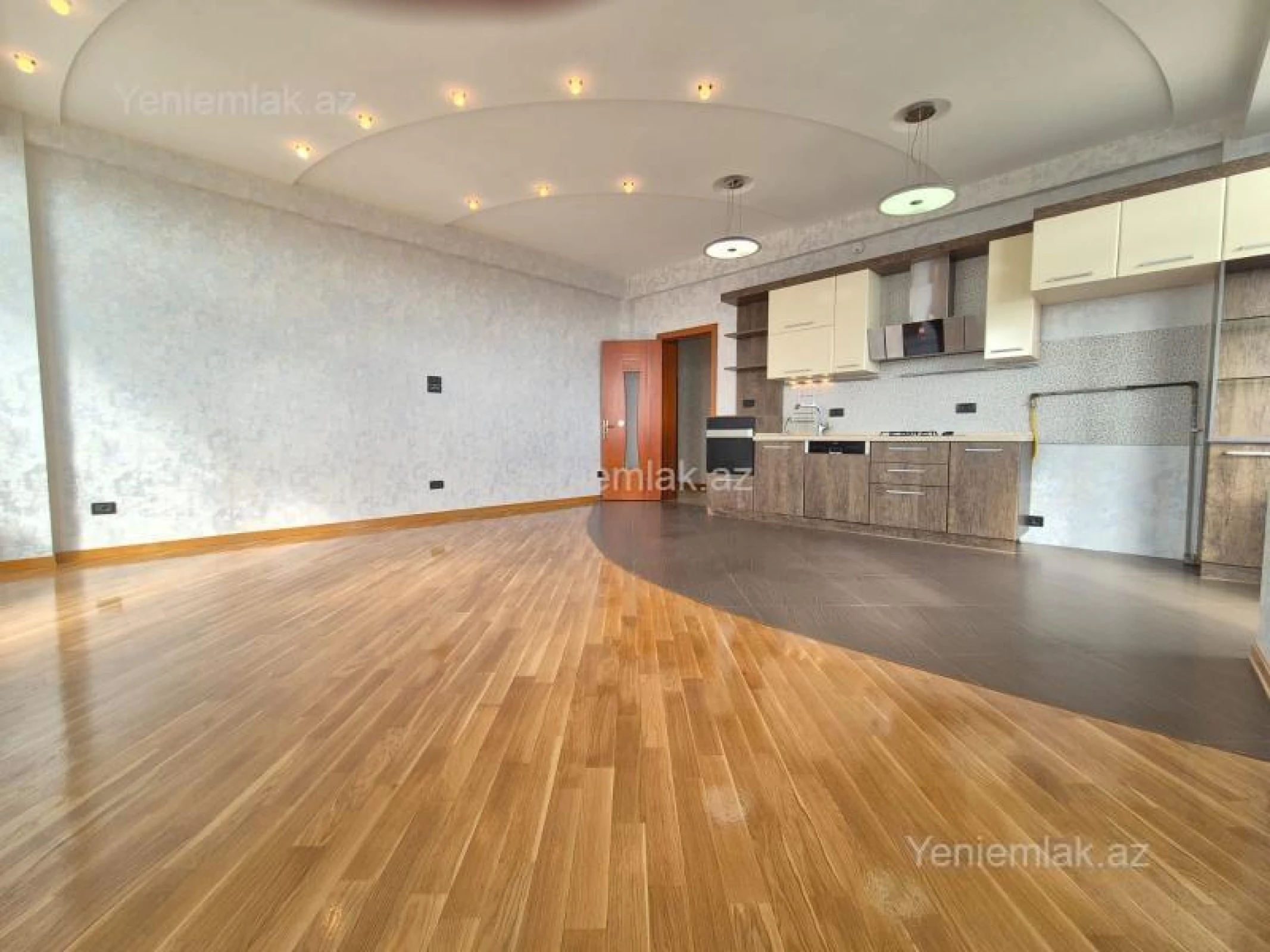 Satılır 3 otaqlı yeni tikili 120 m²