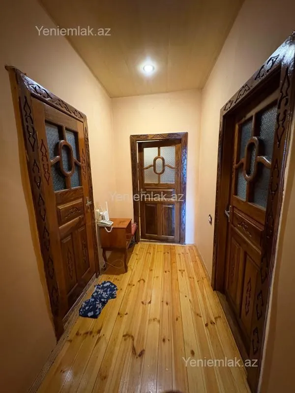 Satılır 4 otaqlı köhnə tikili 115 m²