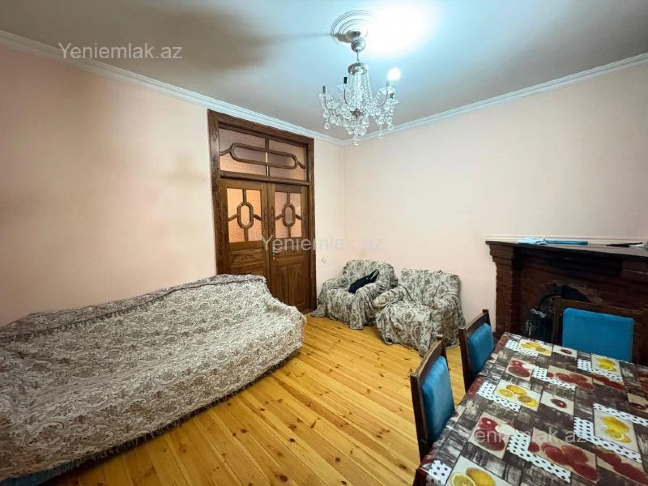 Satılır 4 otaqlı köhnə tikili 115 m²