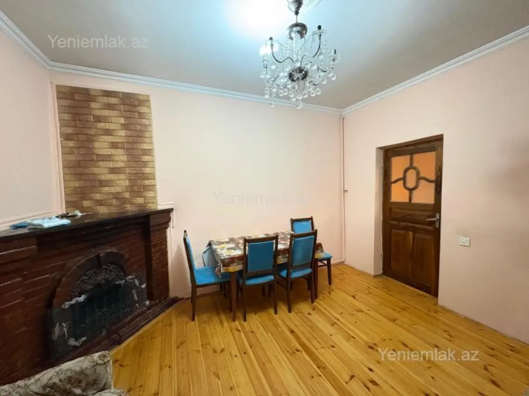 Satılır 4 otaqlı köhnə tikili 115 m²