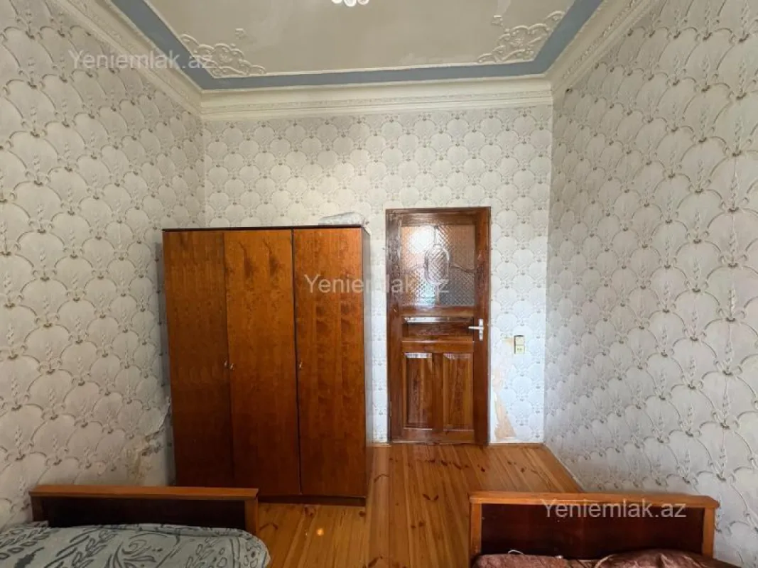 Satılır 4 otaqlı köhnə tikili 115 m²