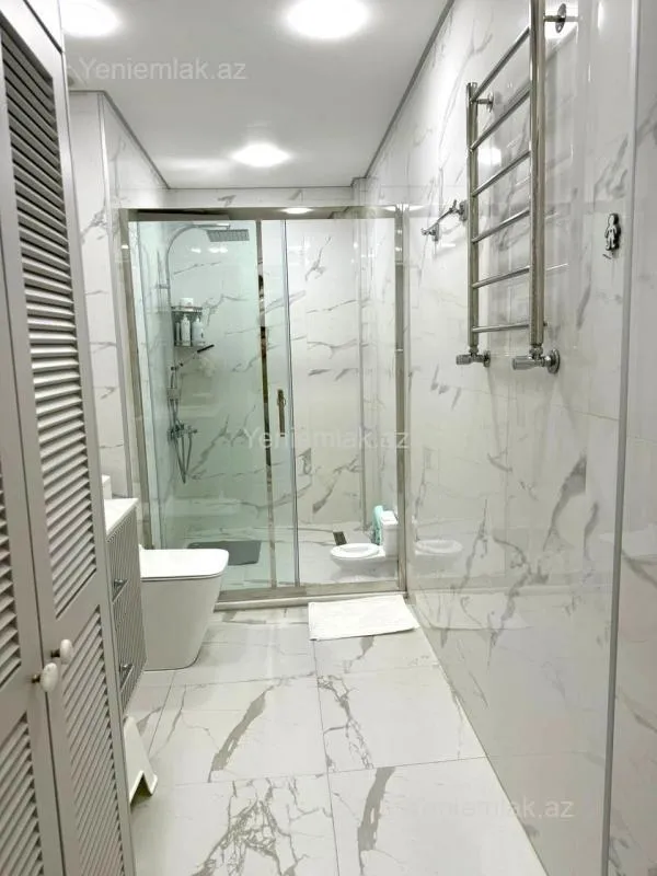 Satılır 3 otaqlı yeni tikili 105 m²