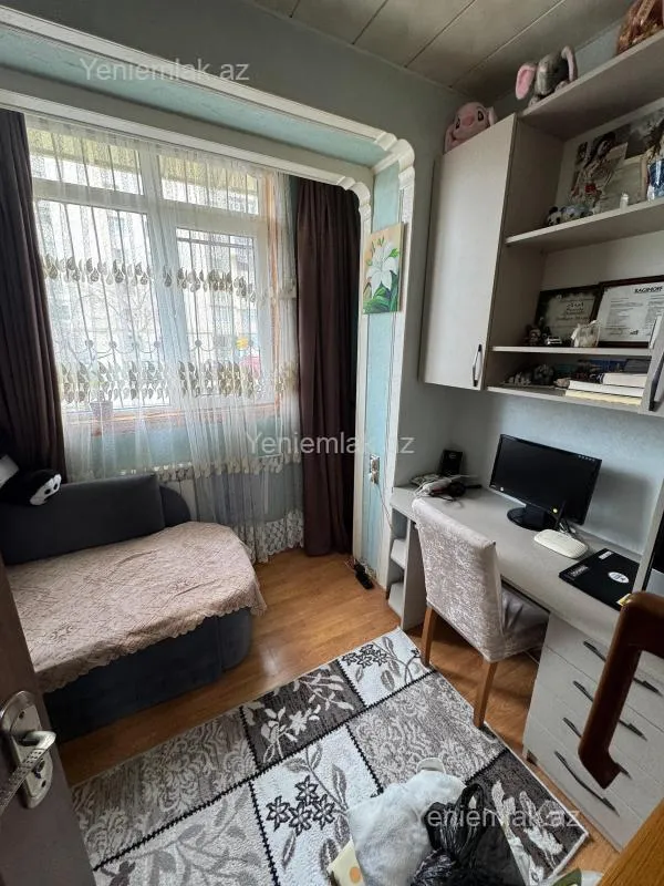 Satılır 2 otaqlı köhnə tikili 52 m²