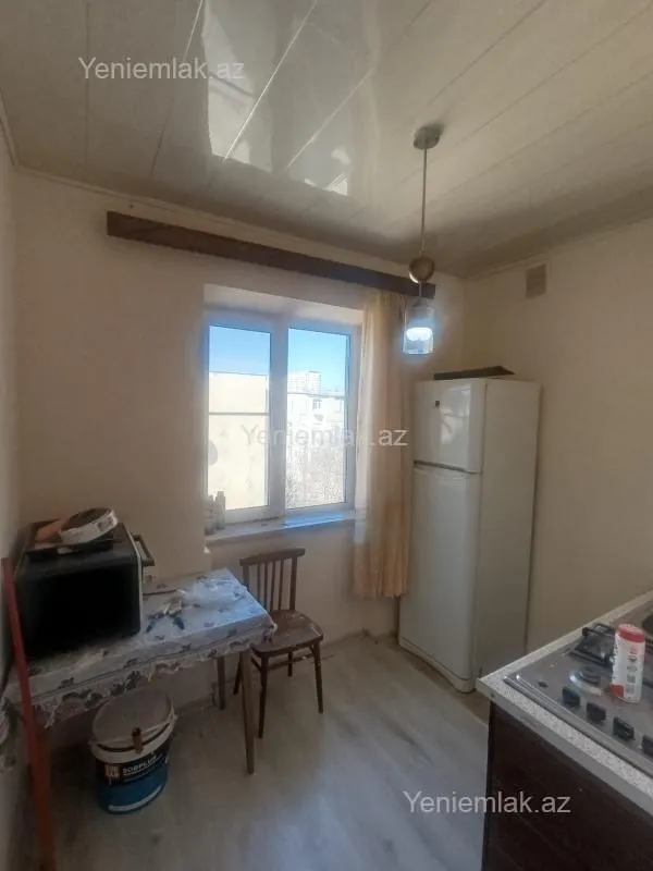 Satılır 1 otaqlı köhnə tikili 35 m²