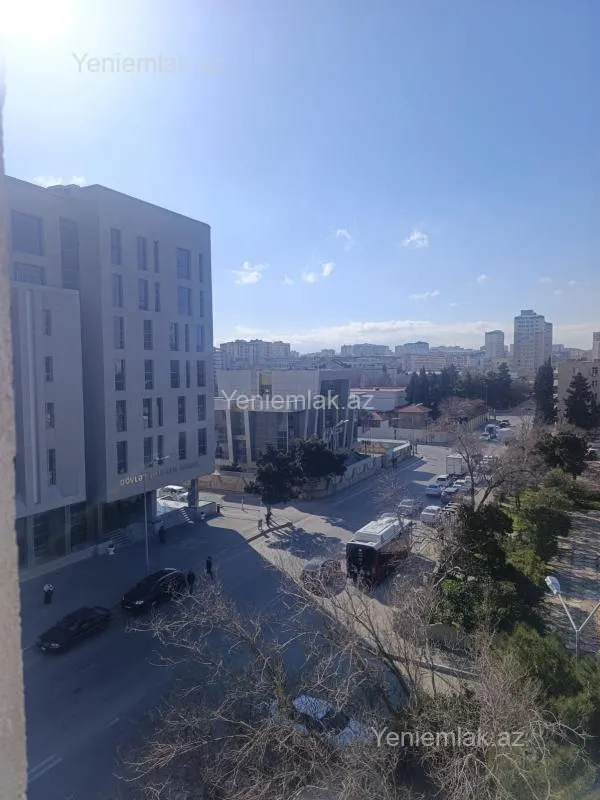 Satılır 1 otaqlı köhnə tikili 35 m²