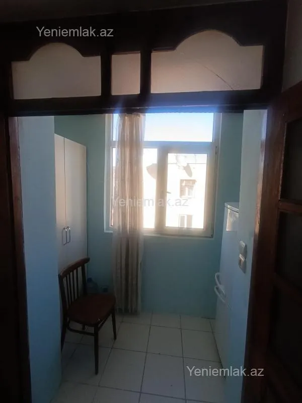 Satılır 1 otaqlı köhnə tikili 35 m²
