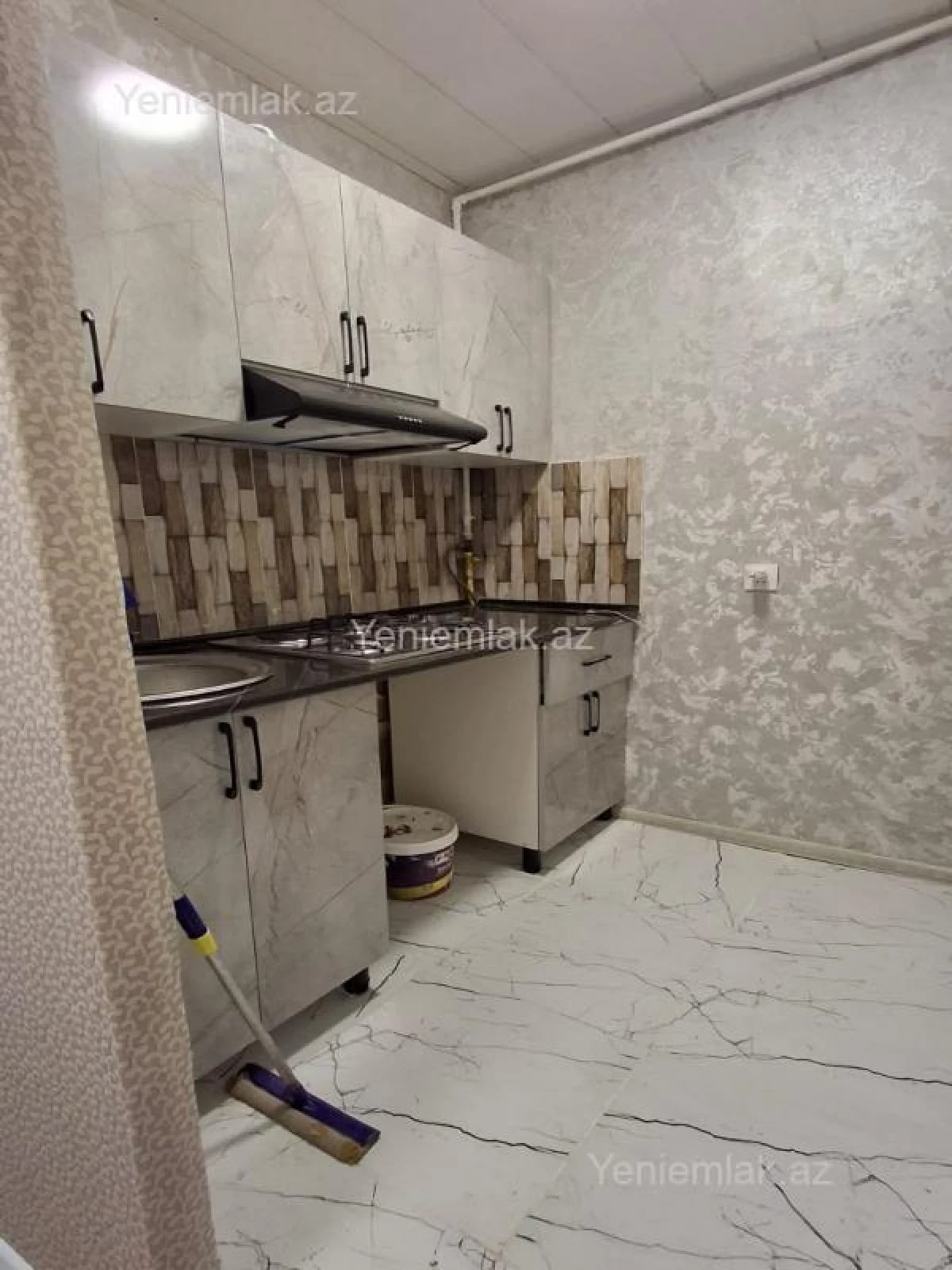 Satılır 2 otaqlı köhnə tikili 36 m²