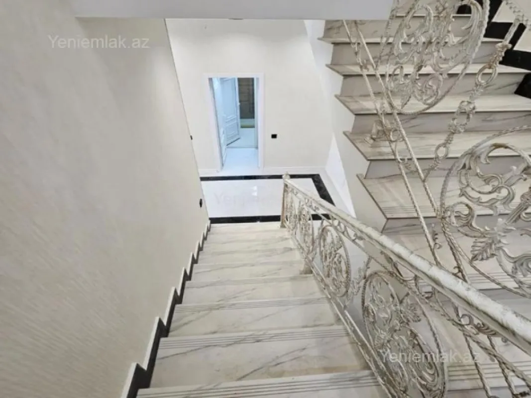 Satılır 5 otaqlı həyət evi 200 m²